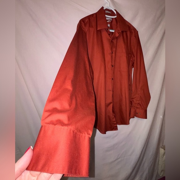 Van Heusen Red Dress Shirt Satin Finish - Picture 2 of 8